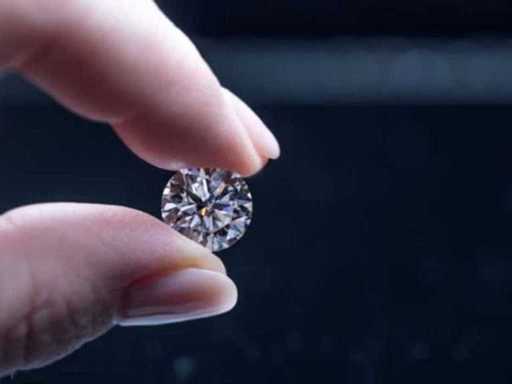 Diamond-Round 5Cts - IGI Certified F VVS