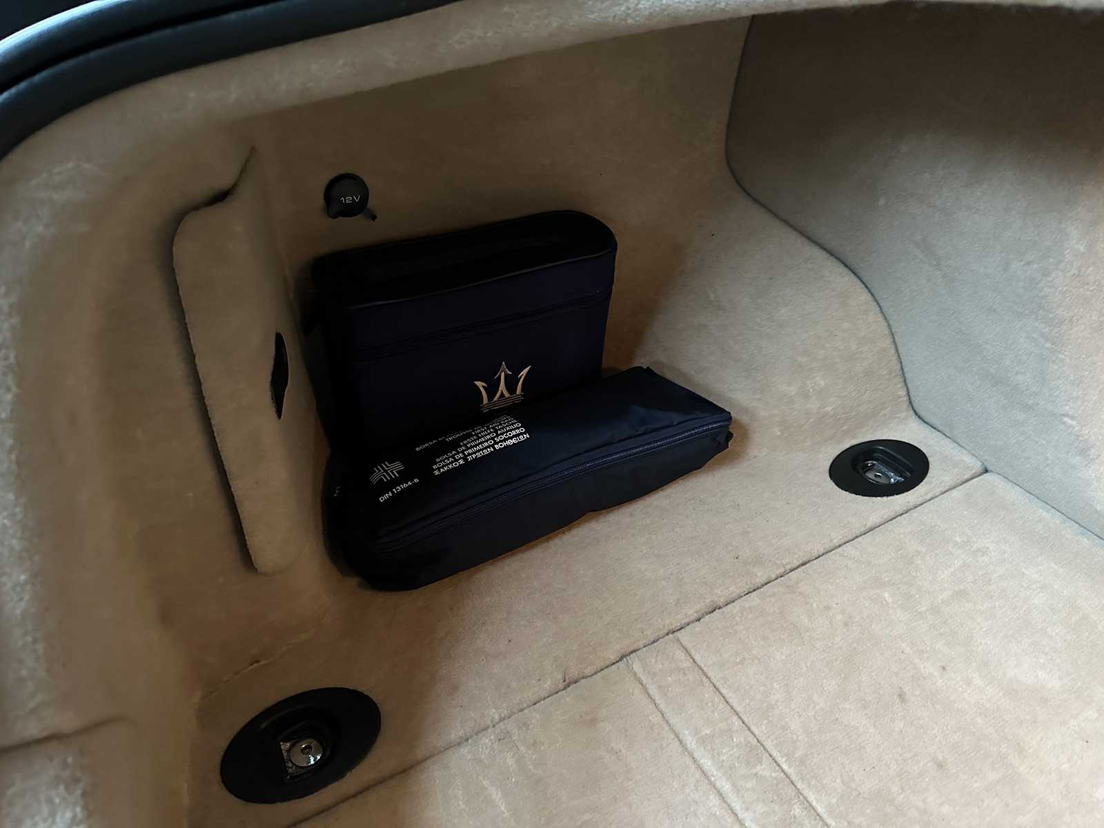 Maserati Quattroporte 4.2 V8 Duo Select 400pk 2006, L-851-RK Youngtimer