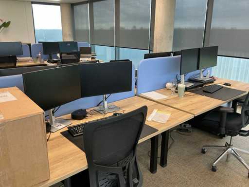 Monitor Dell 24" ze stacją dokującą (16x)