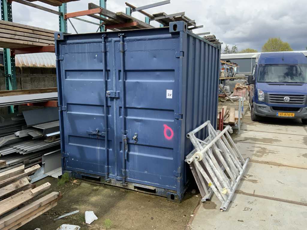 Shipping container ( 8 ft)