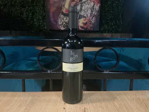 Intrigue - Red wine (3x)