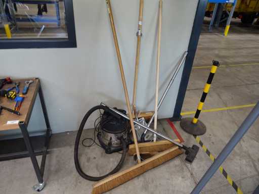 Post schoonmaaktoebehoren