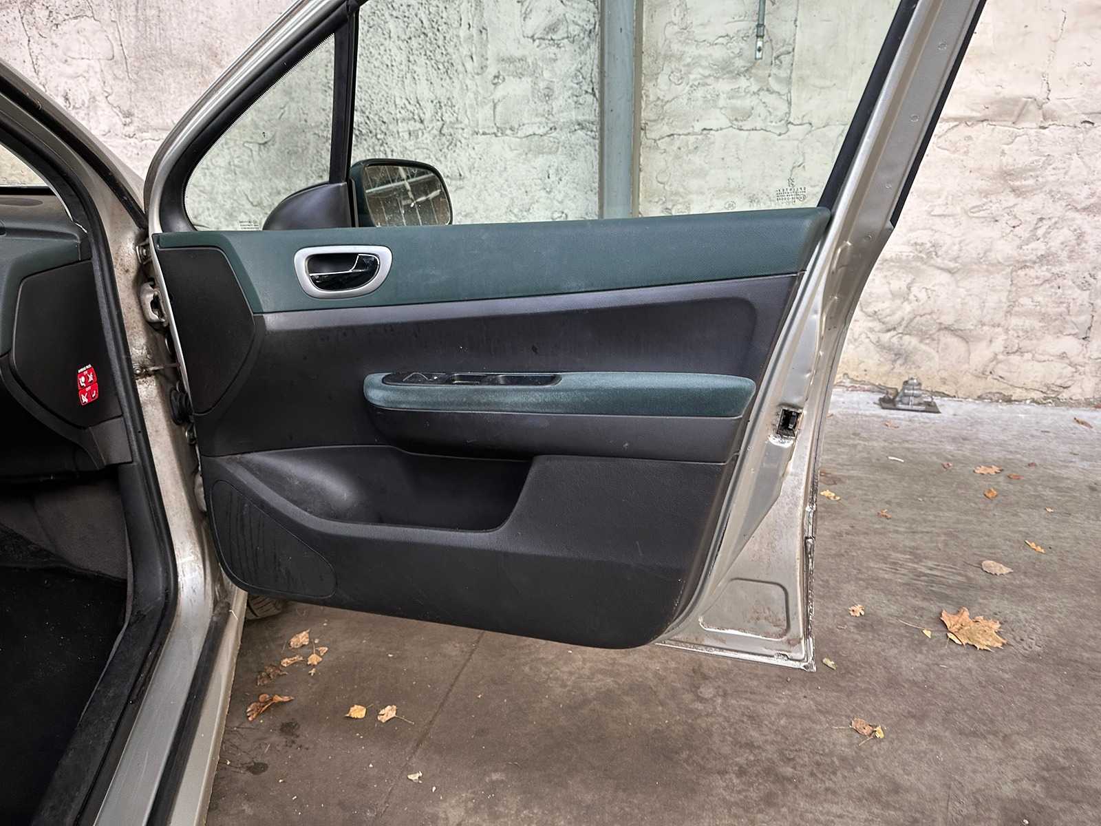 Peugeot 307 SW 1.6 16V 109pk 2003, 98-NL-HN