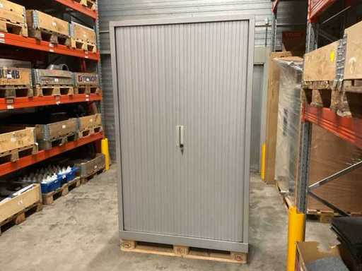 Armadio a porta a ruvola