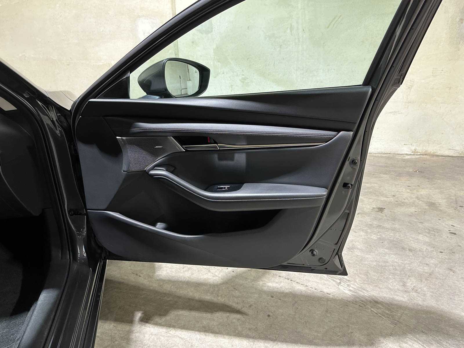 Mazda 3 2.0 e-SkyActiv-X M Hybrid 186 Luxury 186pk 2022 (Origineel-NL & 1 Eigenaar), R-001-LJ