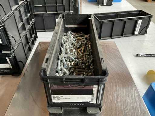 Würth 9.46kg BZK bolt M8x40 in stackable box