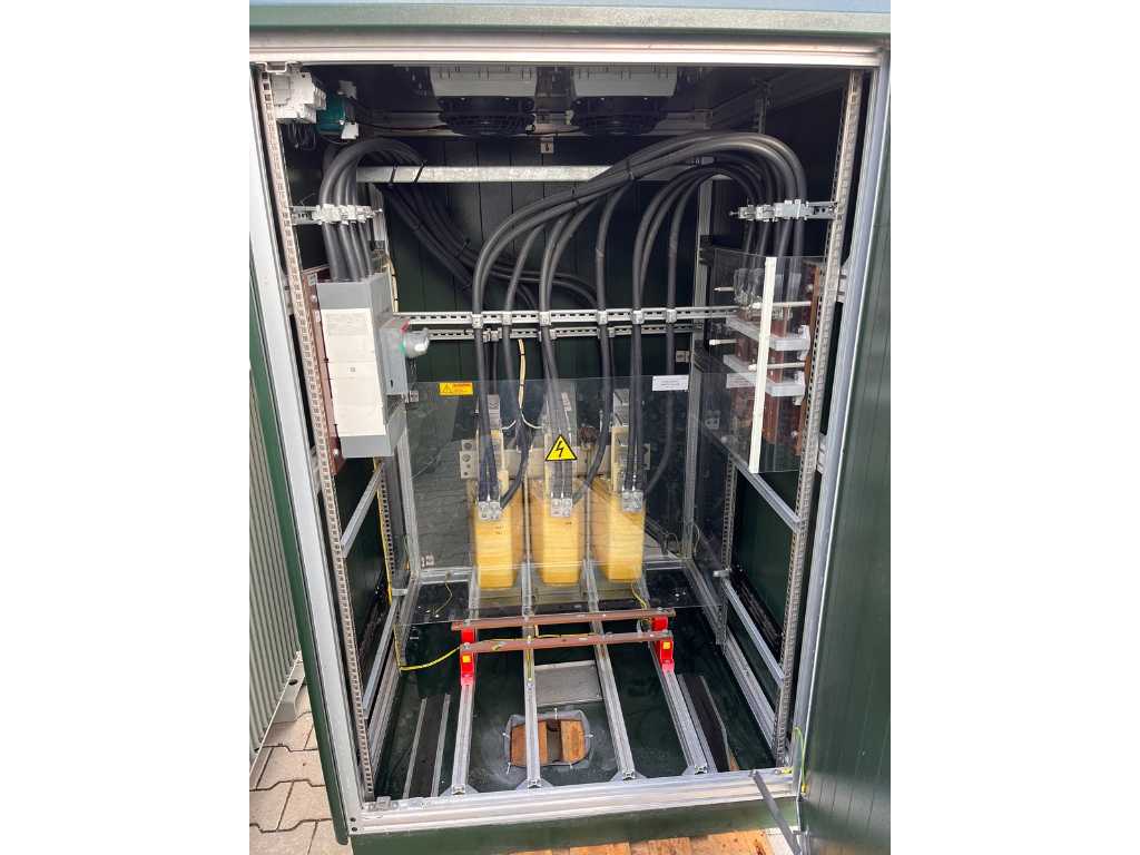 Uscat – Transformator 630 kVA 400 / 400 V în carcasă