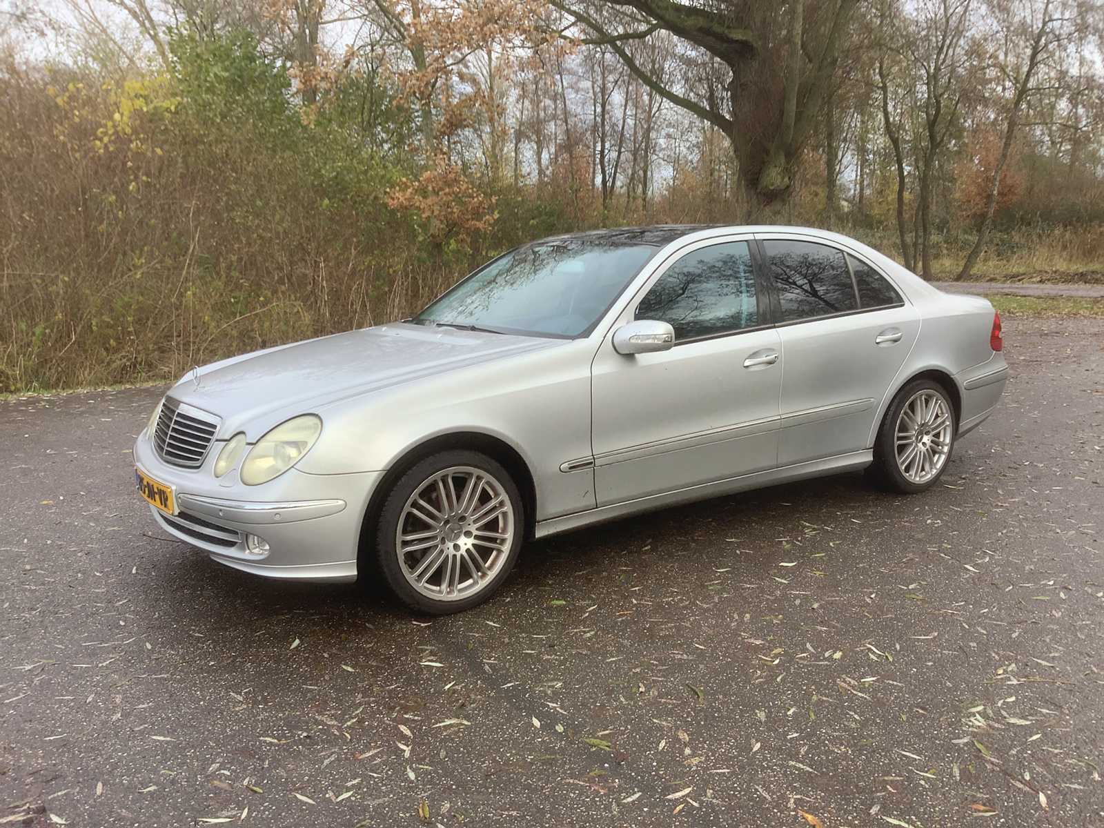 2002 Mercedes-Benz E-Class 240 Avantgarde Passenger Car