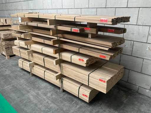 Un set de șipci de lemn