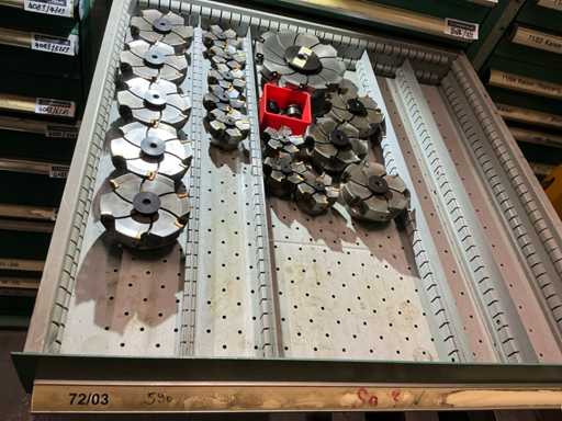 Post milling cutter with inserts