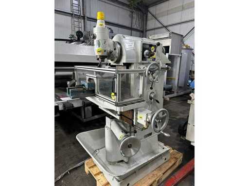 Universal Milling Machine