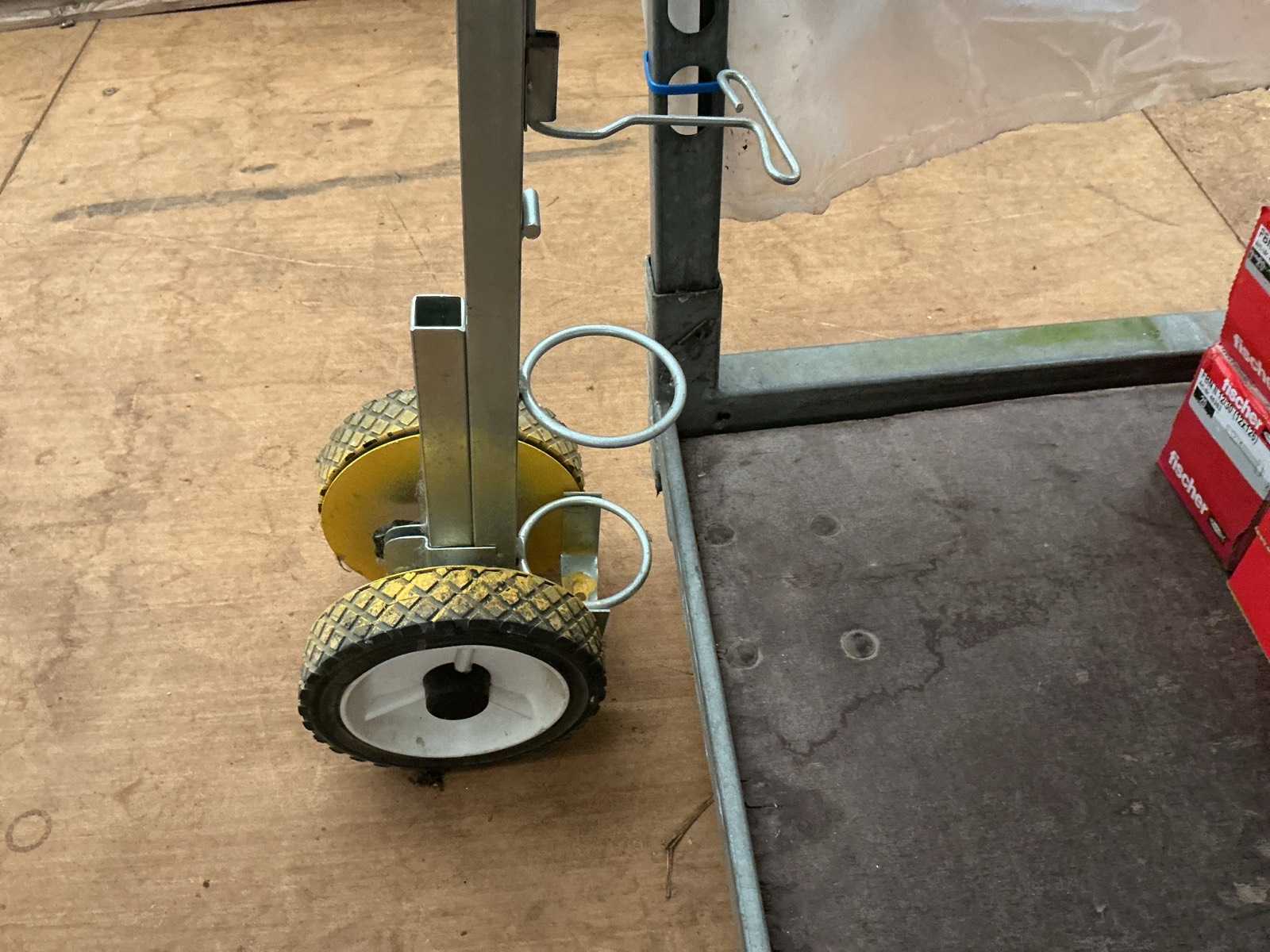 Trolley marking for aerosol cans