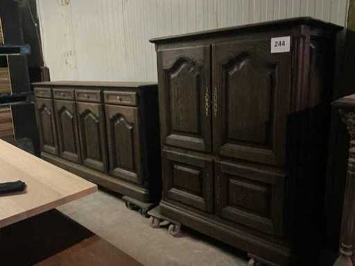 Disposition de meubles anciens (2x)