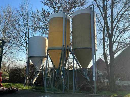 Pellet silo