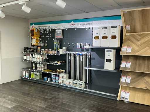 Store shelving