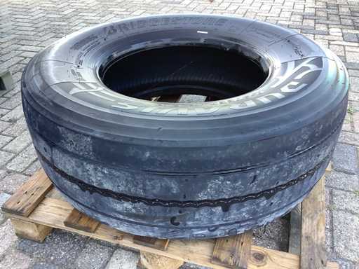 Bridgestone – Duravis R-STEER 002 EVO – Reifen, Rad und Felge