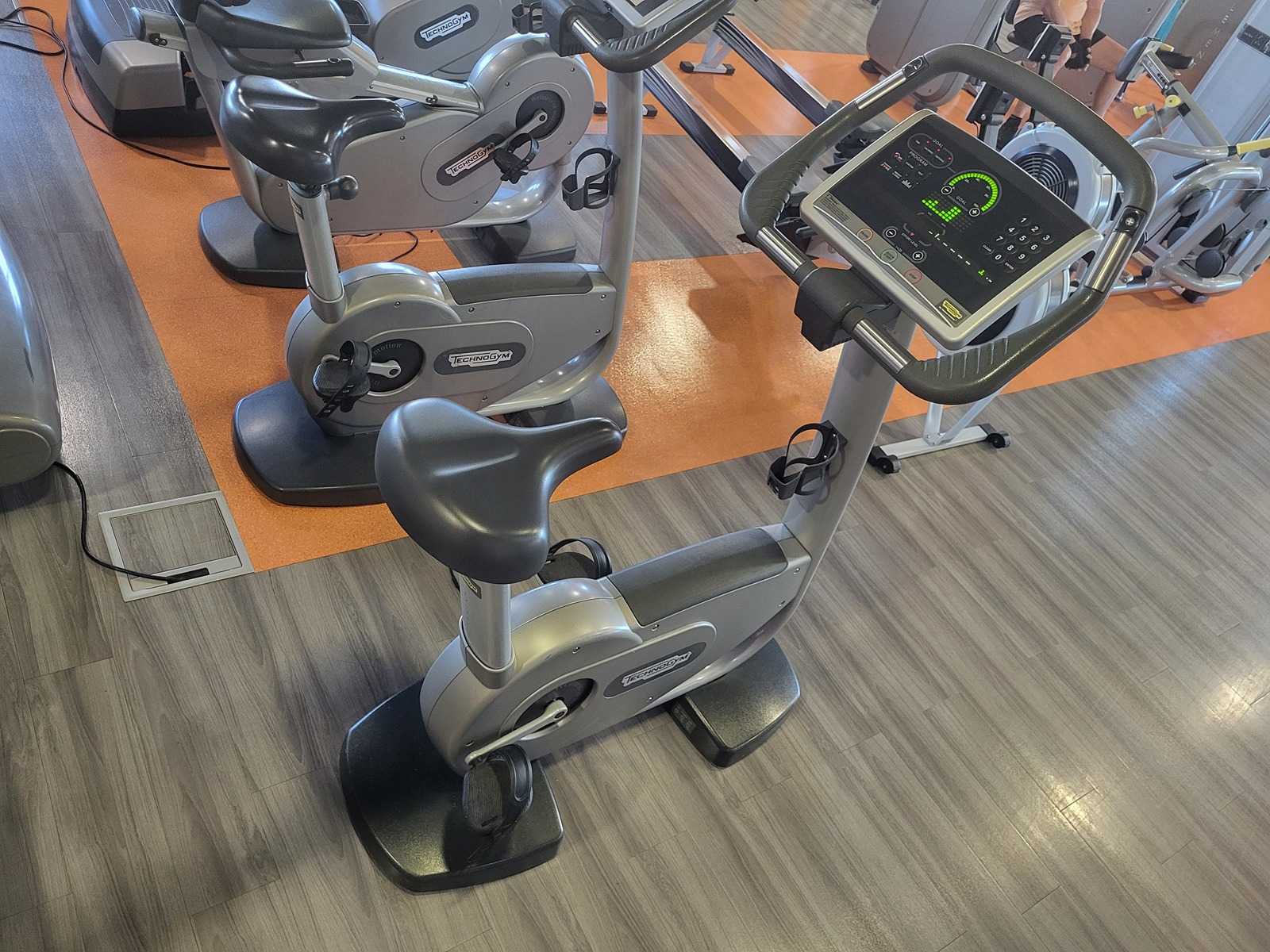 Technogym bike best sale exc 700i