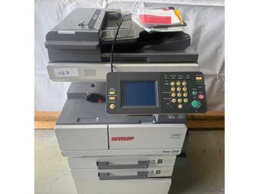 Ontwikkel Ineo 250 Floor Layer Coper