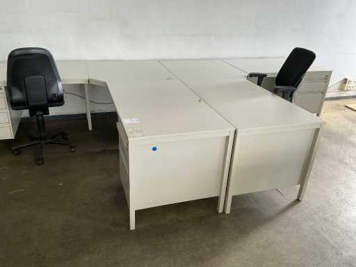 Inventaire des bureaux du parti Drentea