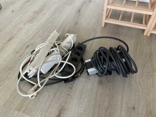 Extension cord (4x)