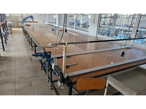 KANSAY SANTIAN ST-B11 Fabric Cutting Table with Kansay Santian Rail-Mounted Cutter ST-B11