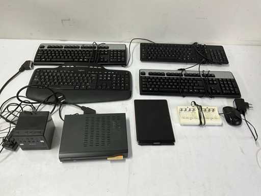 Série de divers appareils électroniques