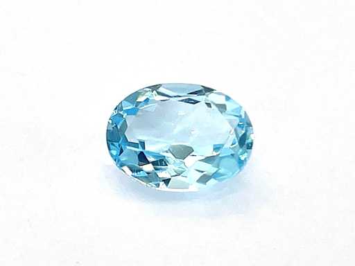 Sky blue topaz approx. 2.50 carat