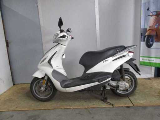 Piaggio - Snorscooter - New Fly 4T - Scooter
