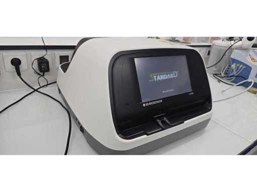 SD Biosensor - 2019 - F2400 - Fluorescence Immunoassay Analyzer