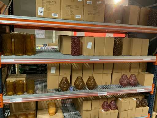 Batch of vases and candles