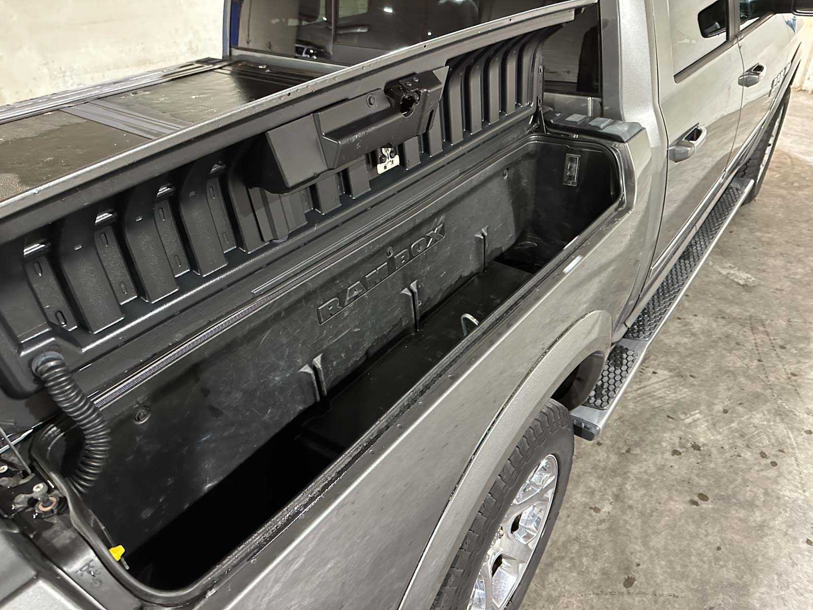 Dodge Ram 1500 5.7 V8 4x4 QC 6'4 401pk 2014 LPG (Origineel-NL) (BTW), VG-248-G