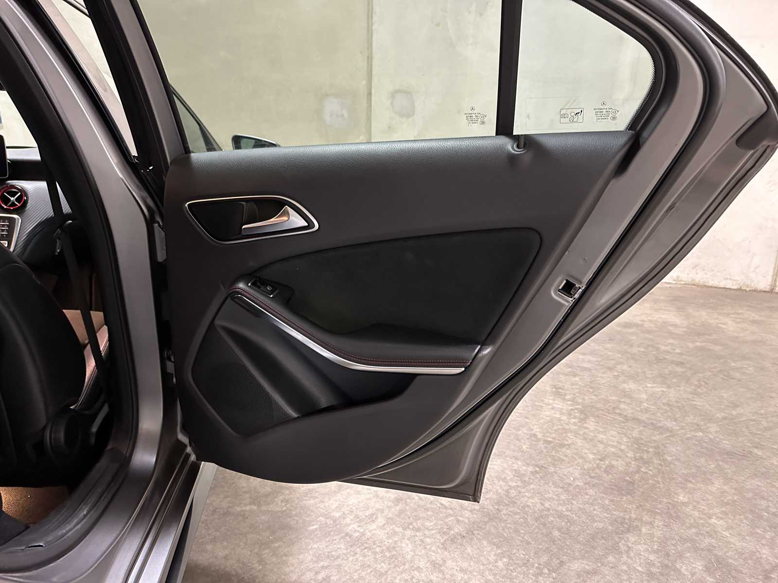 Mercedes-Benz A45 AMG 4MATIC 381pk 2017, RK-365-F