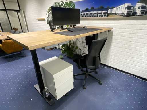 Ingerichte werkplek (200x100 cm)