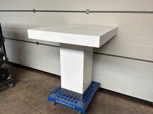 Standing table with integrated LED lighting (5x)