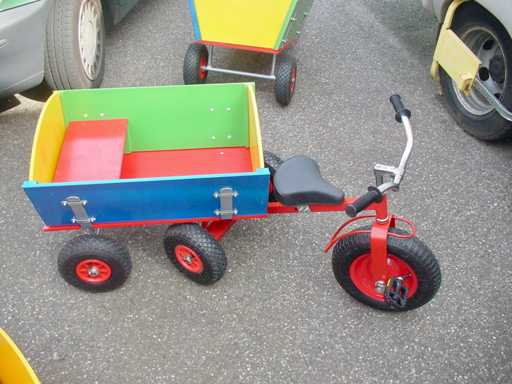 Tricycle with wagon (7x)
