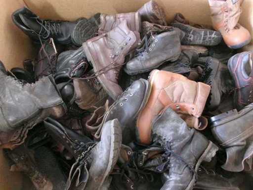 kg Laarzen / schoenen worden meestal enkel, defect (G2) (230 kg)