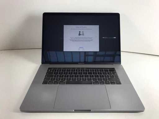 Apple MacBook Pro 15,4", Core(TM) i7 9. Generation, 16 GB RAM, 256 GB NVMe, AMD Radeon Pro 555X Laptop