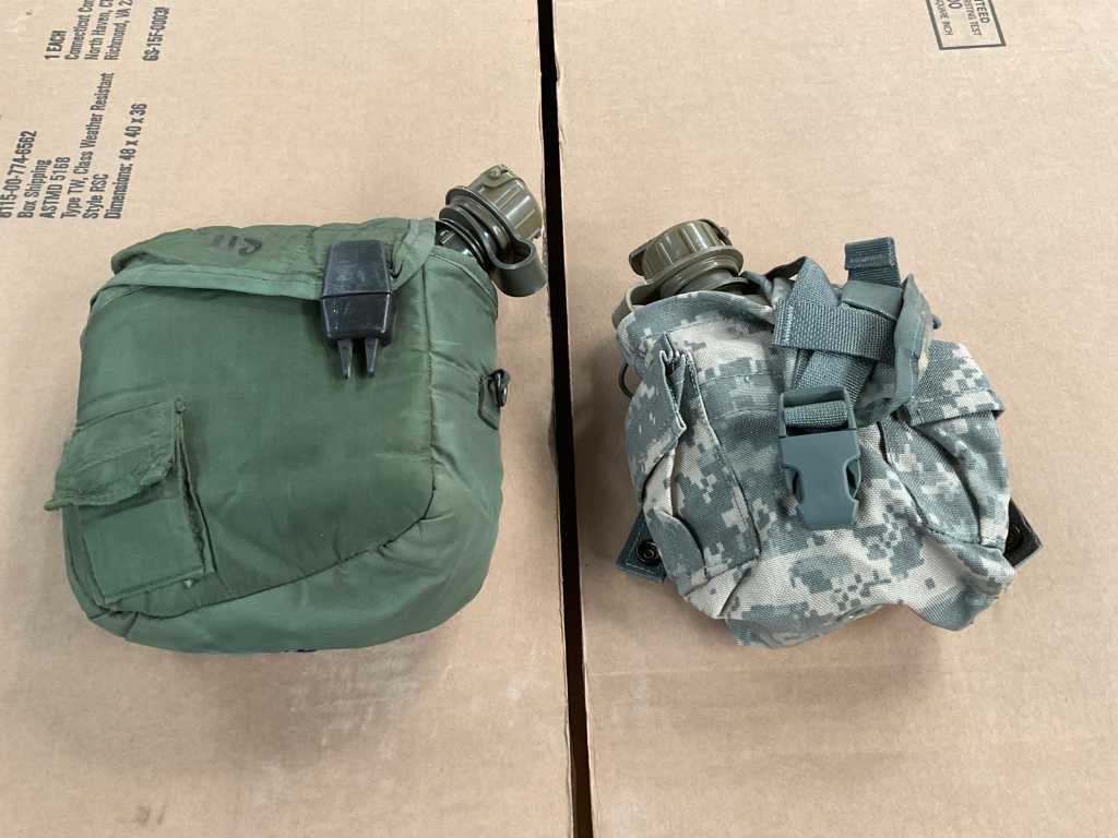 Water canteen with pouch (300x)