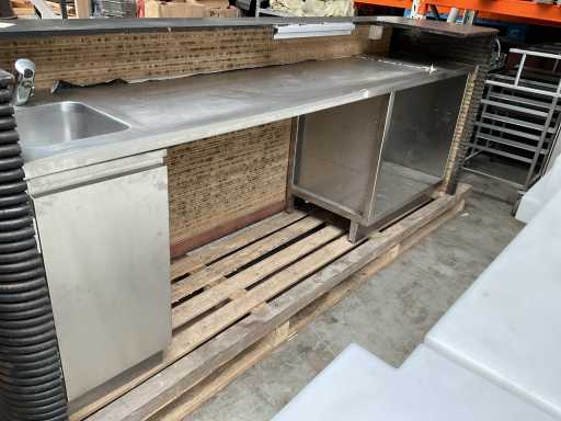 Tavolo da lavoro in acciaio inox con cornice ad arco