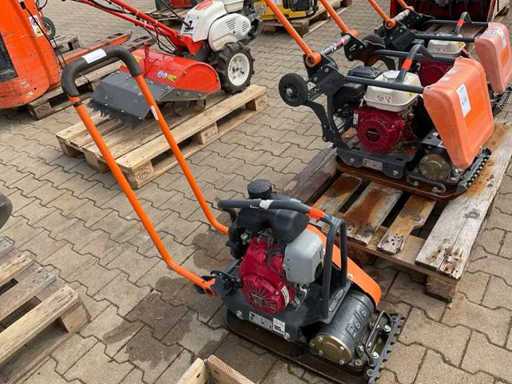 Compacteur à plaques compactes Altrad / Belle LC3228 2017