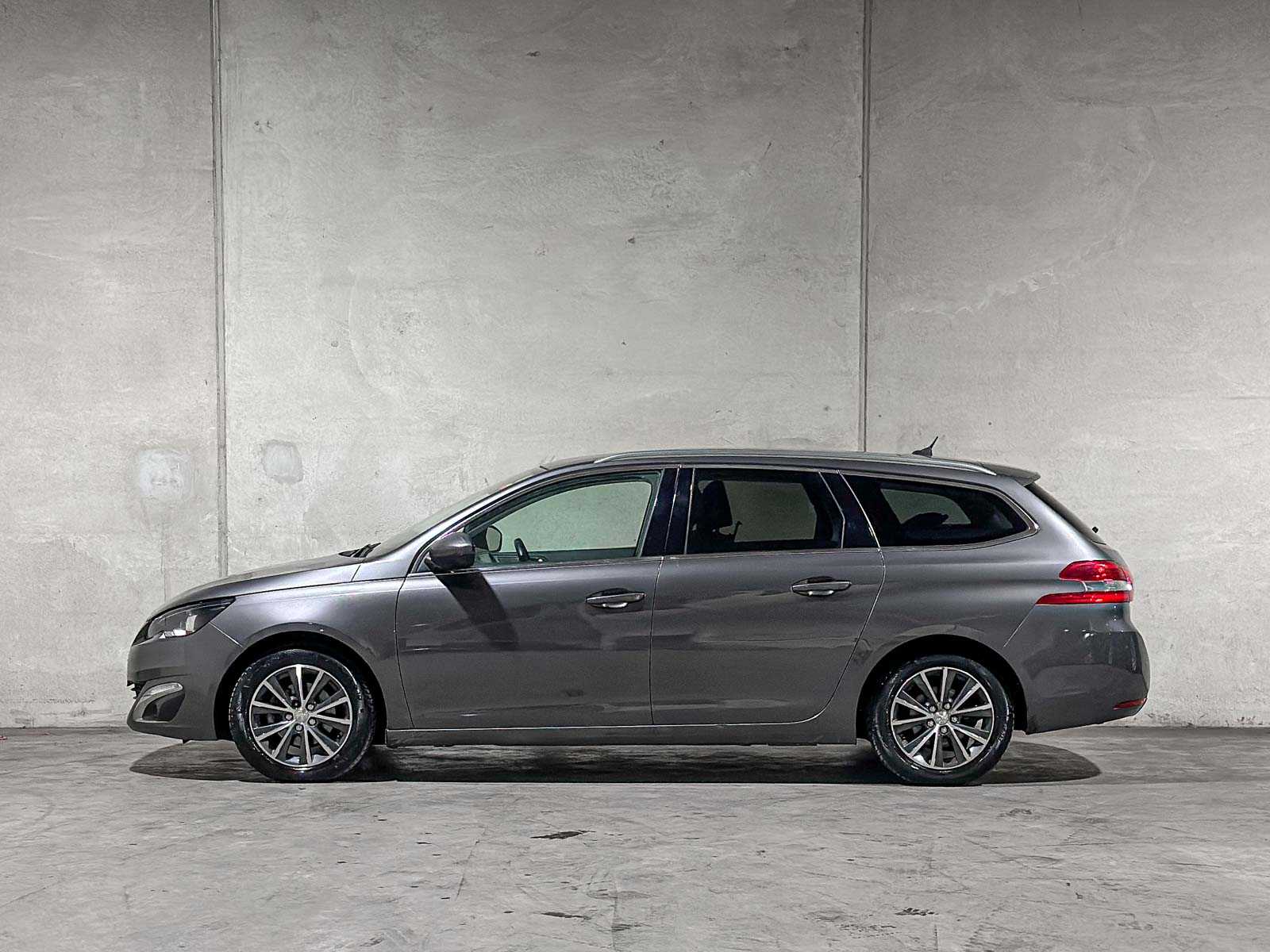 Peugeot 308 SW 1.2 PureTech Blue Lease Premium 131pk 2017 (Origineel-NL), KZ-947-L