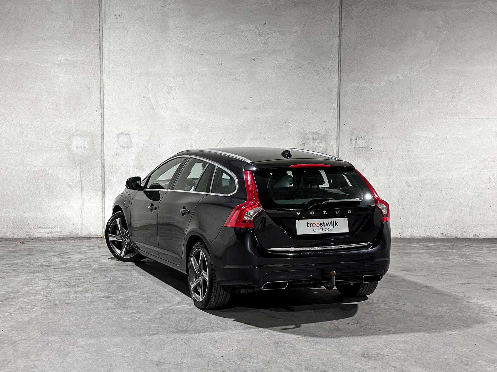 Volvo V60 2.4 D6 AWD Plug-In Hybrid Summum 215pk 2013 (Origineel-NL), 6-SVN-43