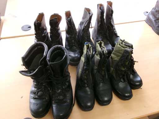 Kampfstiefel Mix, 2. Wahl (R15) (12x)
