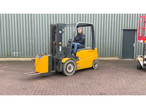 38c84ac7-035c-423d-b9e9-64eab007fdbb.mp4