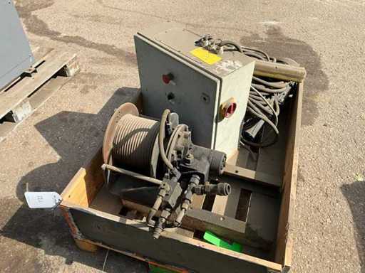 Electric cable winch