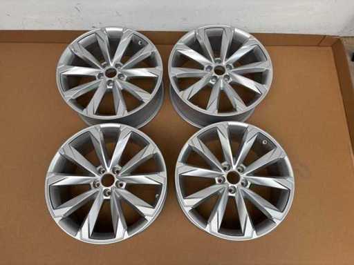 AUDI A6 Rim Set 4K9601025B