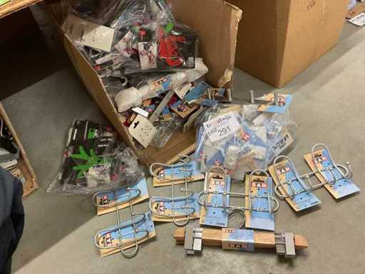 150 kapstokken deels inox