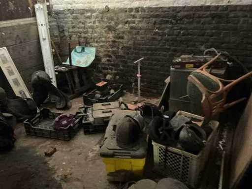 Contents of the stable building