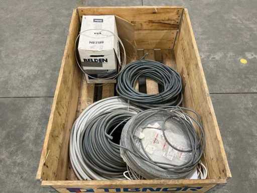 Batch installation and signal cable