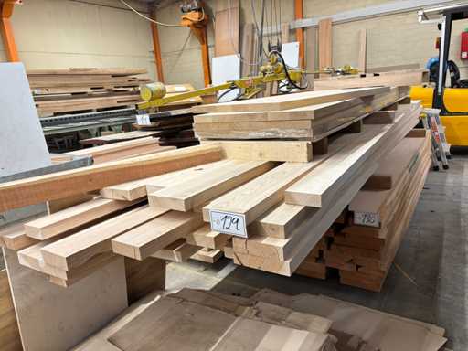   Lot Solid wood - without shelf